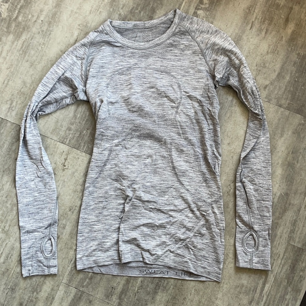 Lululemon long sleeve active top